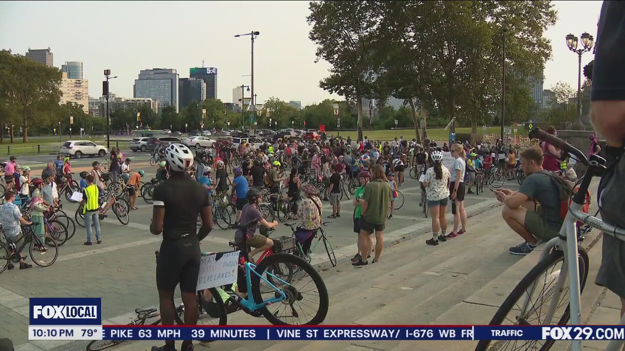 Bicyclists participate in demonstration ride in Center City to demand better bike lanes