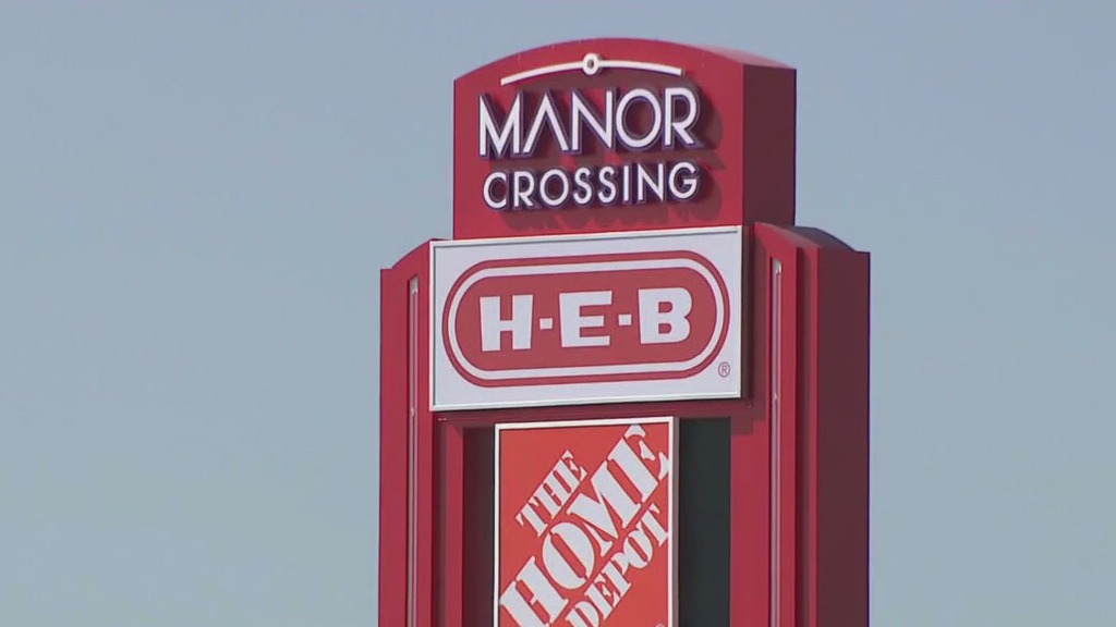 HEB opens in Manor