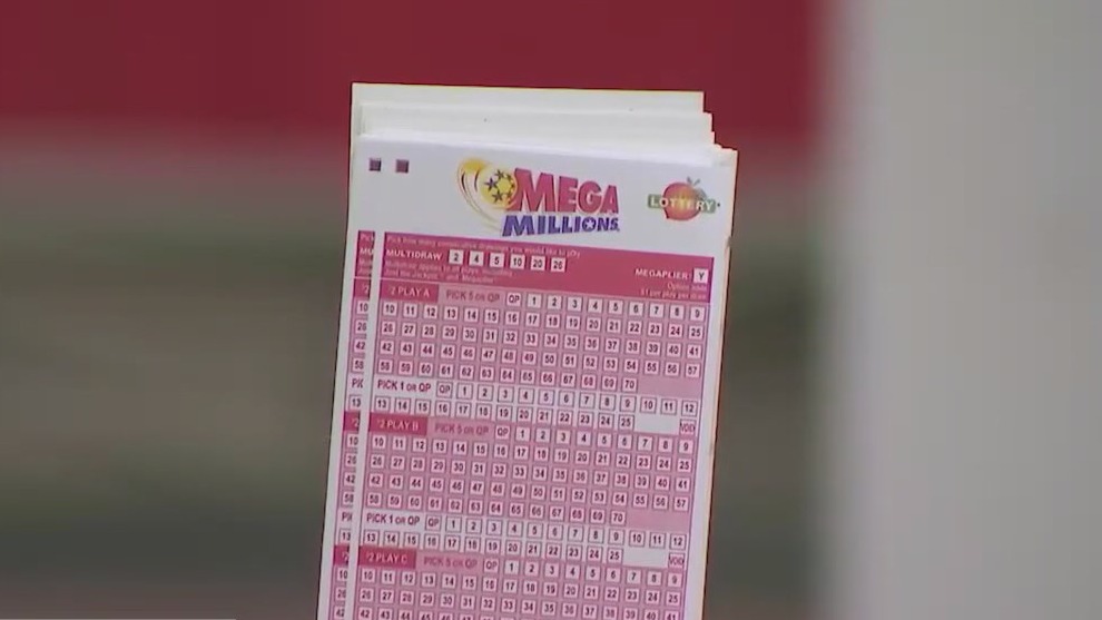 Alabamans rush to Georgia for Mega Millions tickets