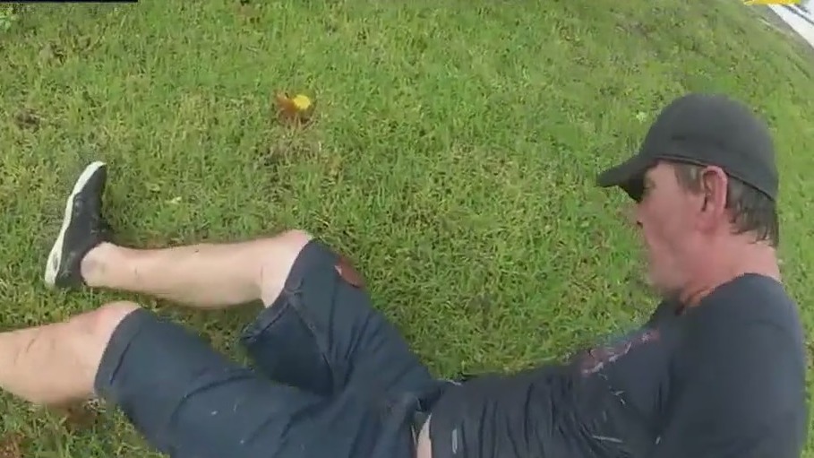 Woman, 78, fights off attempted carjacker in Lady Lake