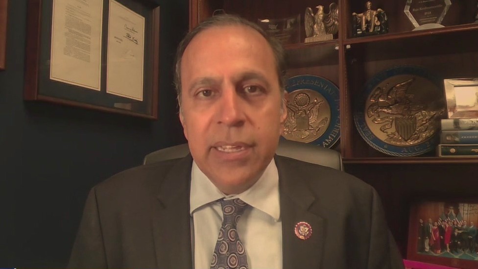 Illinois lawmaker touts bill to curb Trump's presidential power over military deployment