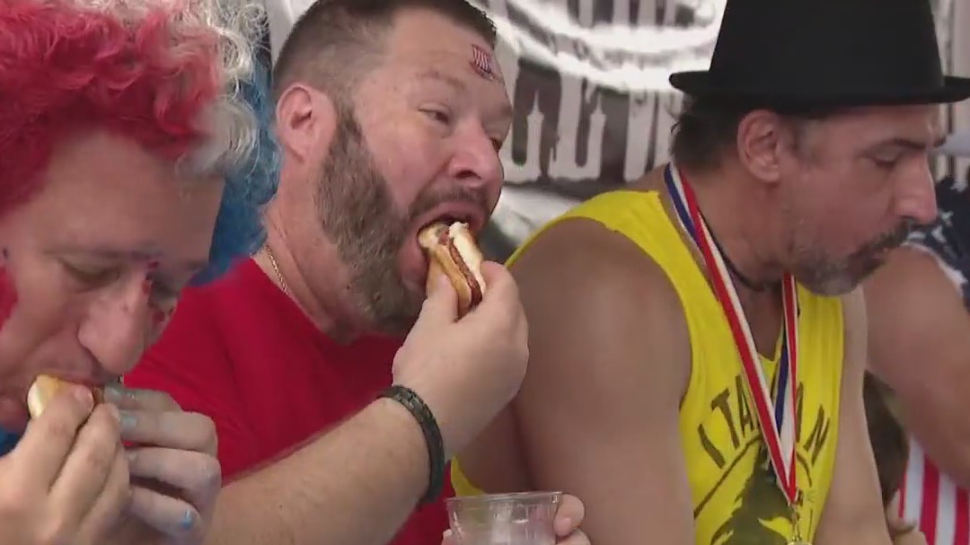 Hot dog eating contest held in Safety Harbor