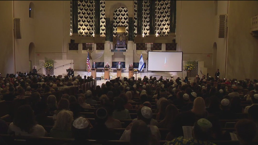 Hundreds mourn Israeli lives lost on October 7