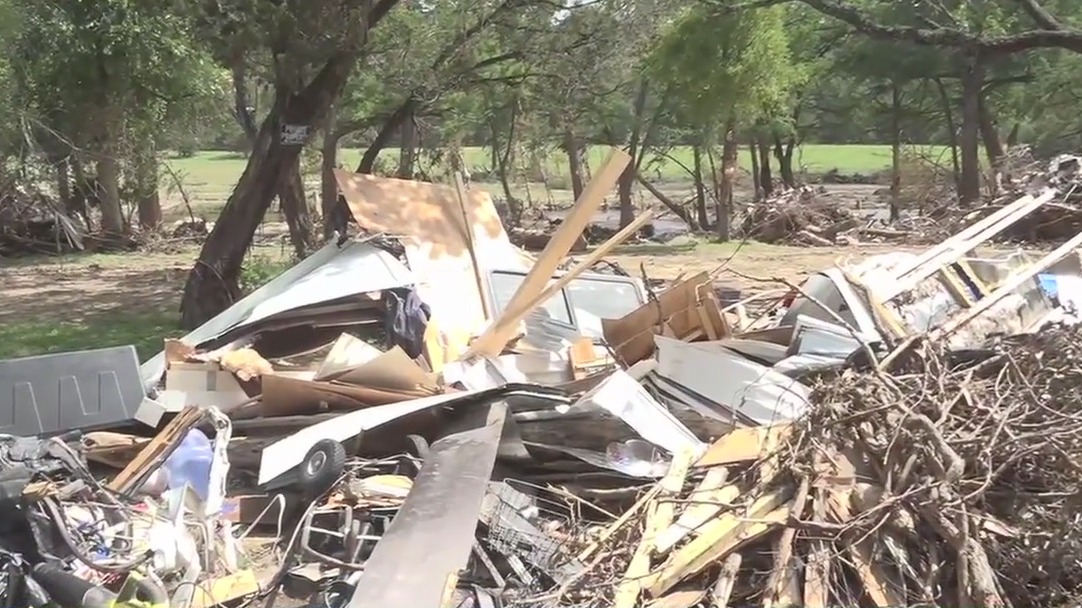 Texas continues to cleanup after flooding