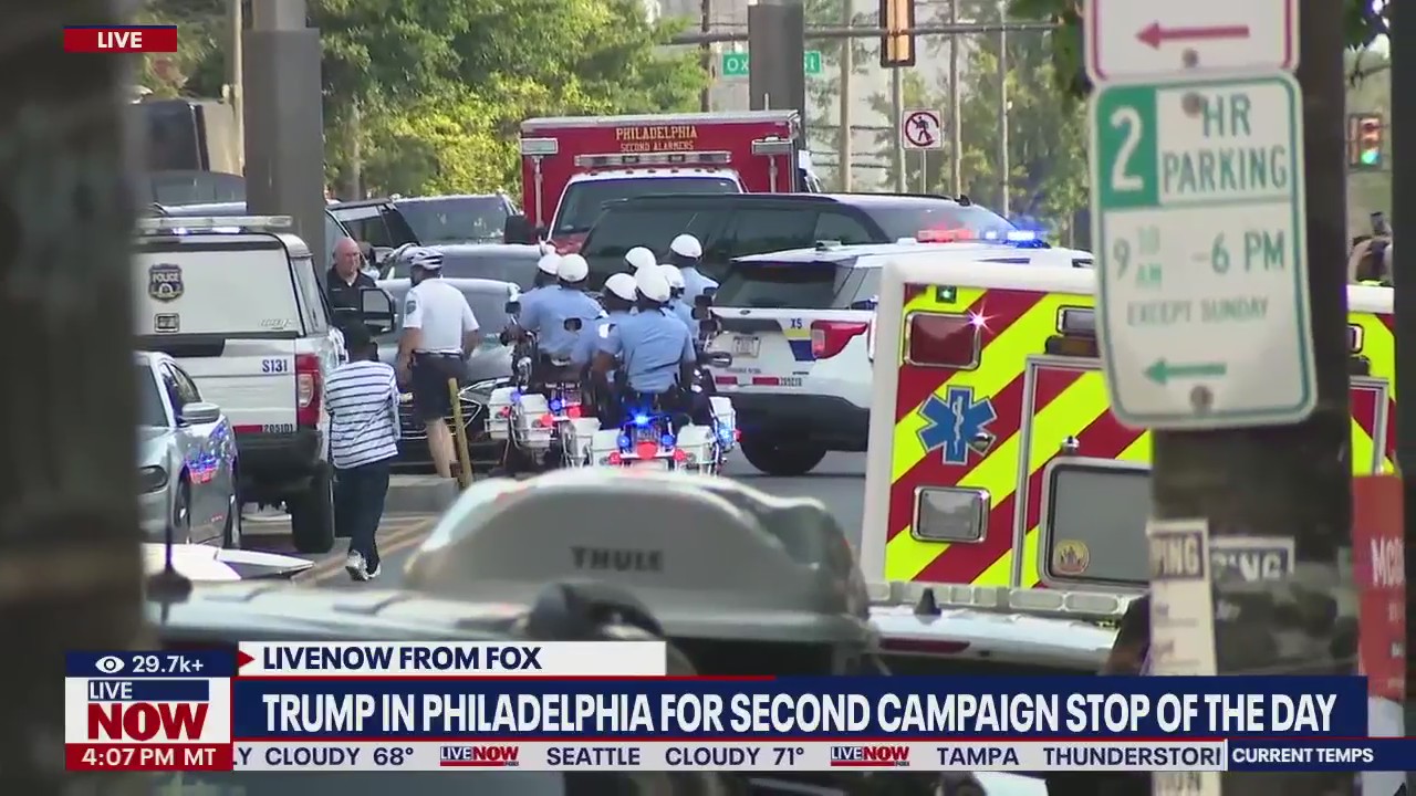Trump campaign trail: rally and protest in Philadelphia
