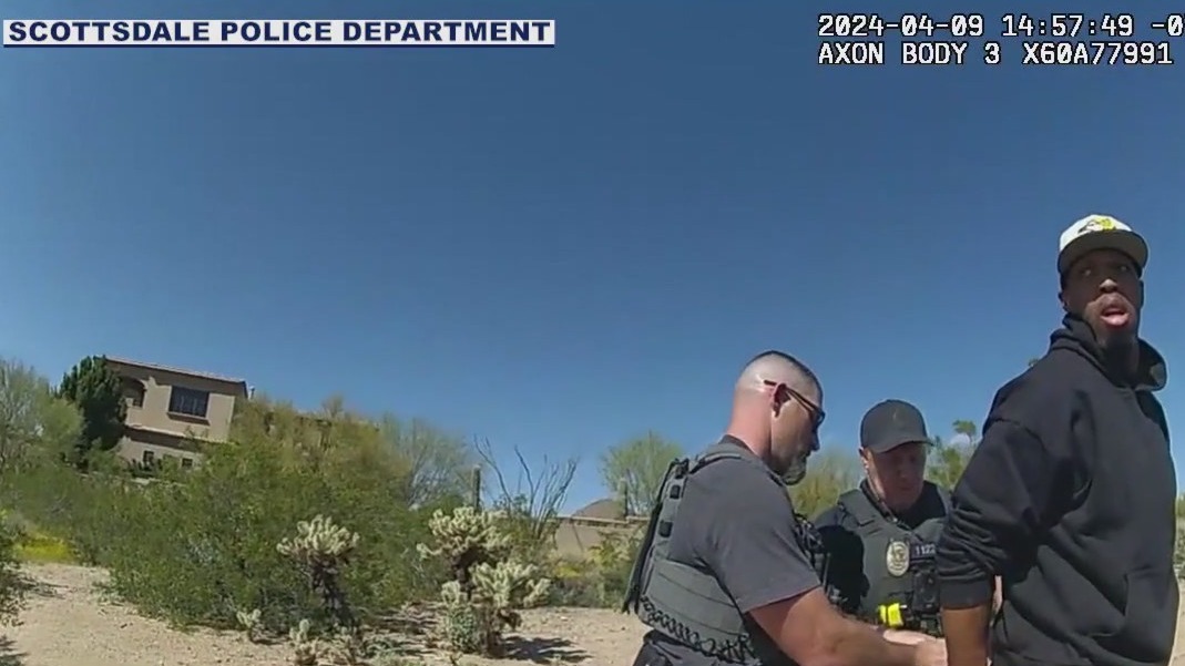 El video muestra el arresto de Terrell Suggs después del incidente de Starbucks