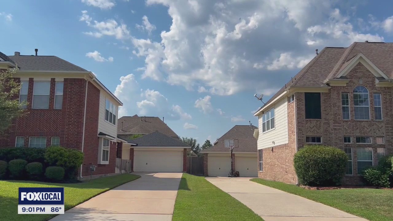 Attempted child abduction in Spring; suspect wanted