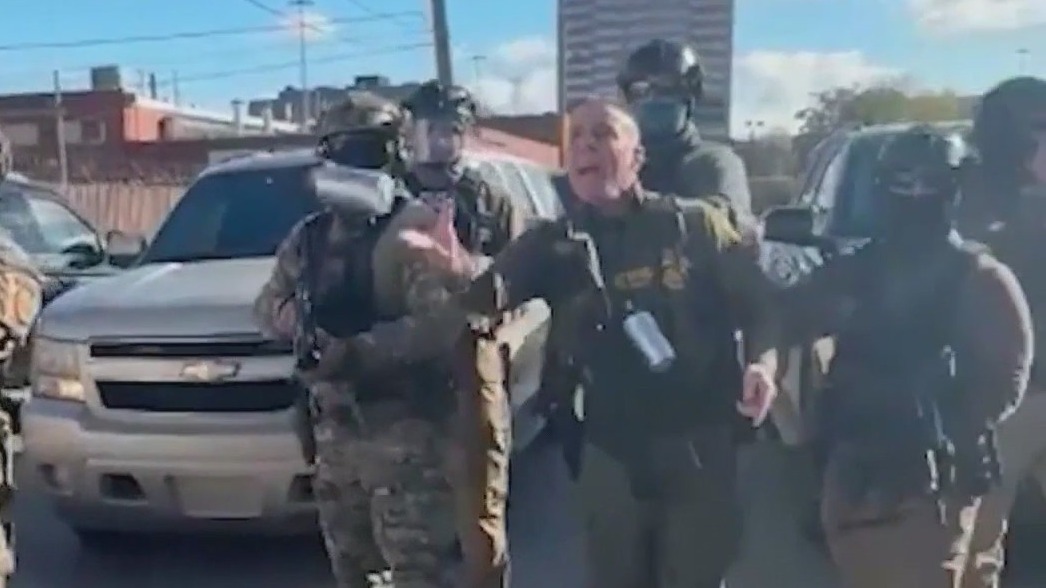 Expert on Border Patrol chief due in court for deploying tear gas in Chicago