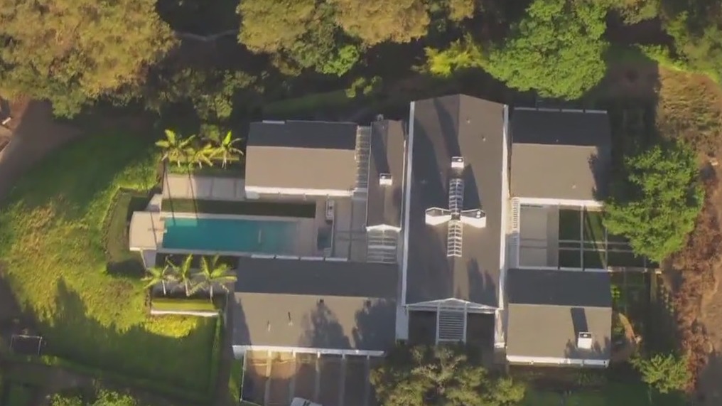 V Rolling Hillsu našli tri mrtve v primeru, ki kaže na umor in samomor