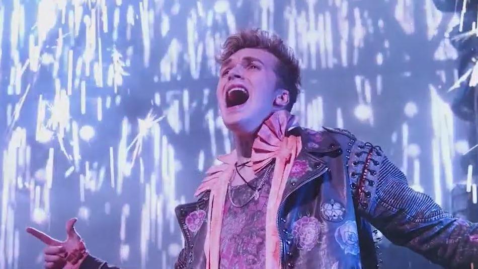 Broadway musicians reach tentative deal to keep shows running