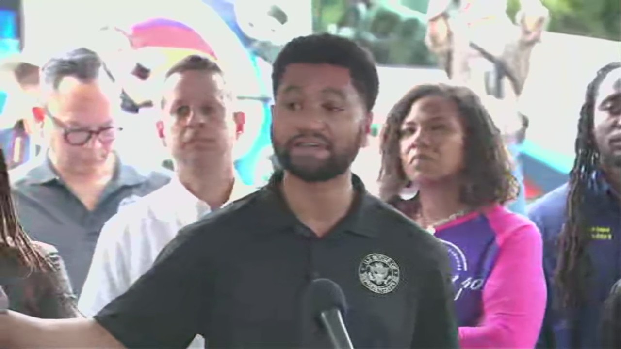 FL Democratic lawmakers visit 'Alligator Alcatraz'