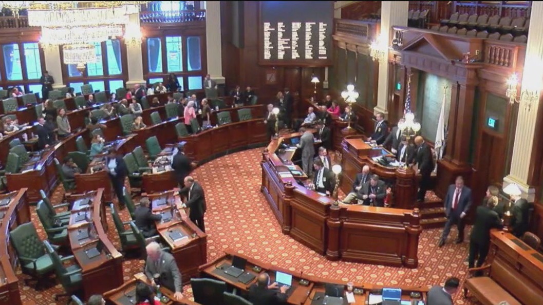 Illinois lawmakers return to Springfield, discuss tributes to Charlie Kirk, George Floyd