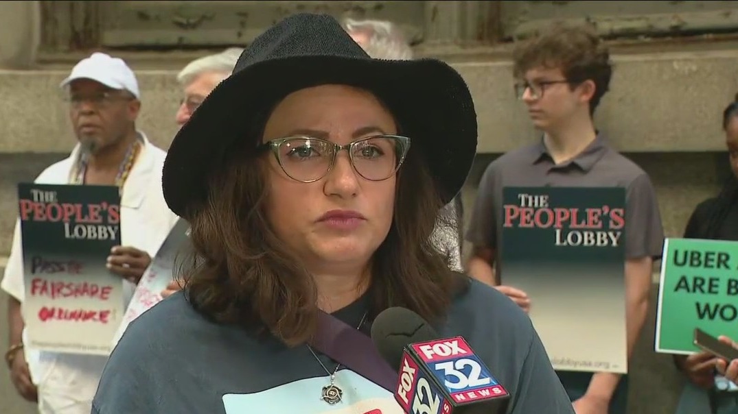 Chicago rideshare drivers rally for safety legislation at City Hall