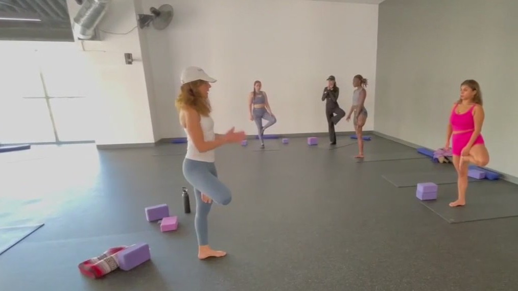 Yoga instructor from Argentina teaches in Spanish