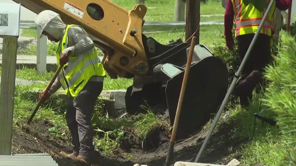 Sarasota County works to clear 180 miles of ditches before hurricane season ramps up