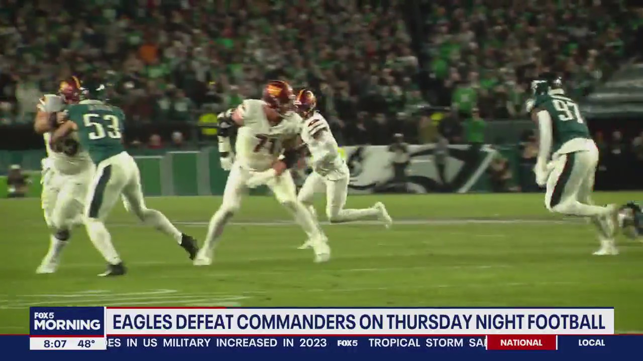 Commanders crumble late, lose to Philly