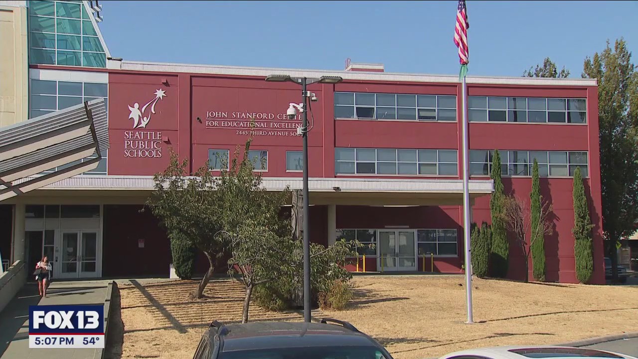 Parents, students rally against Seattle school closure plan