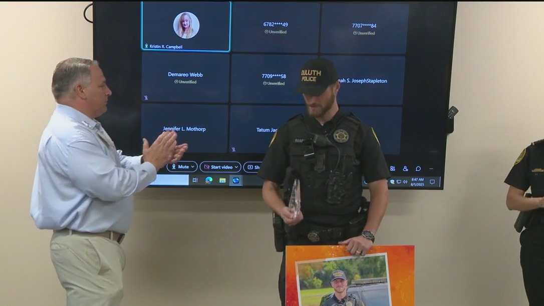 Duluth officer honored for saving 4-year-old girl