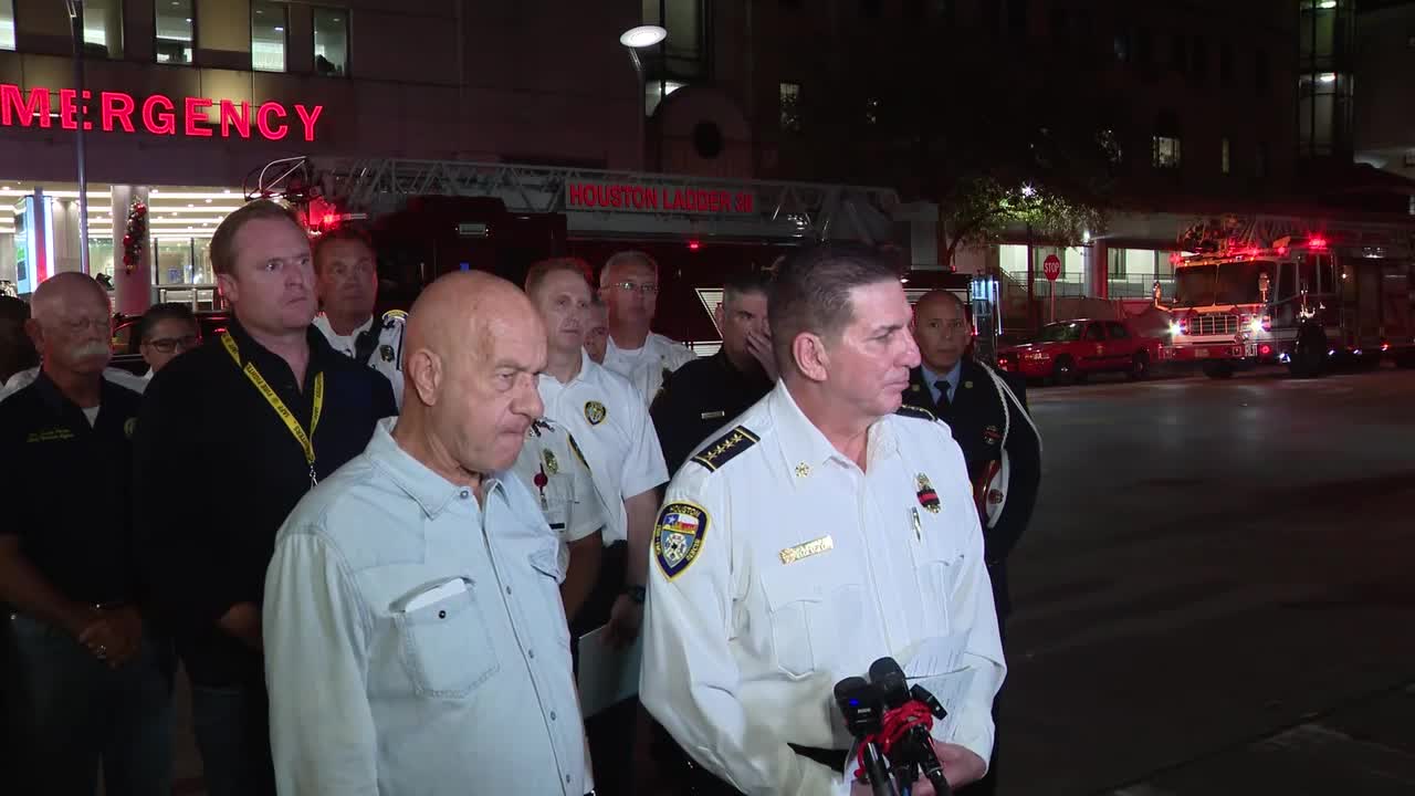 Houston mayor, fire chief on firefighter's death: Full press conference