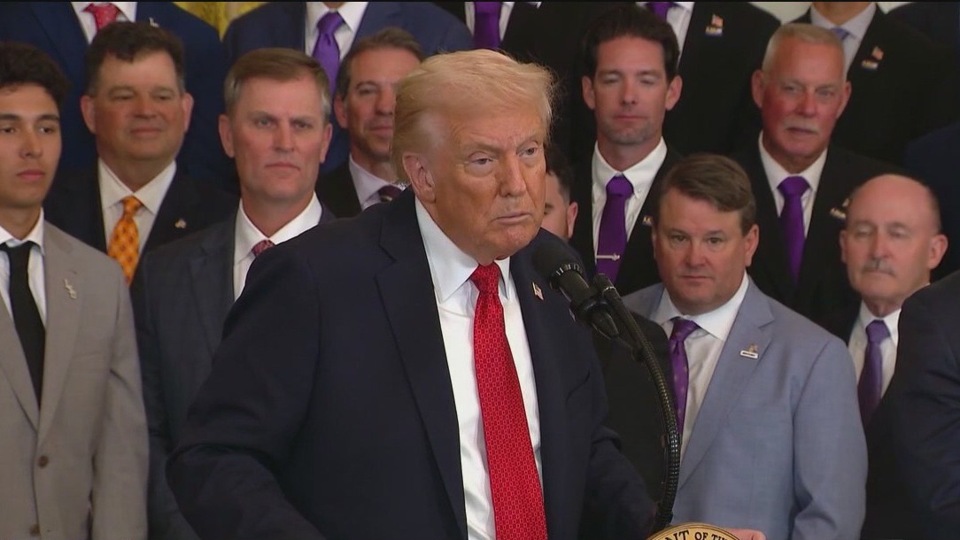 Senate Republicans meet Trump as shutdown fight enters third week