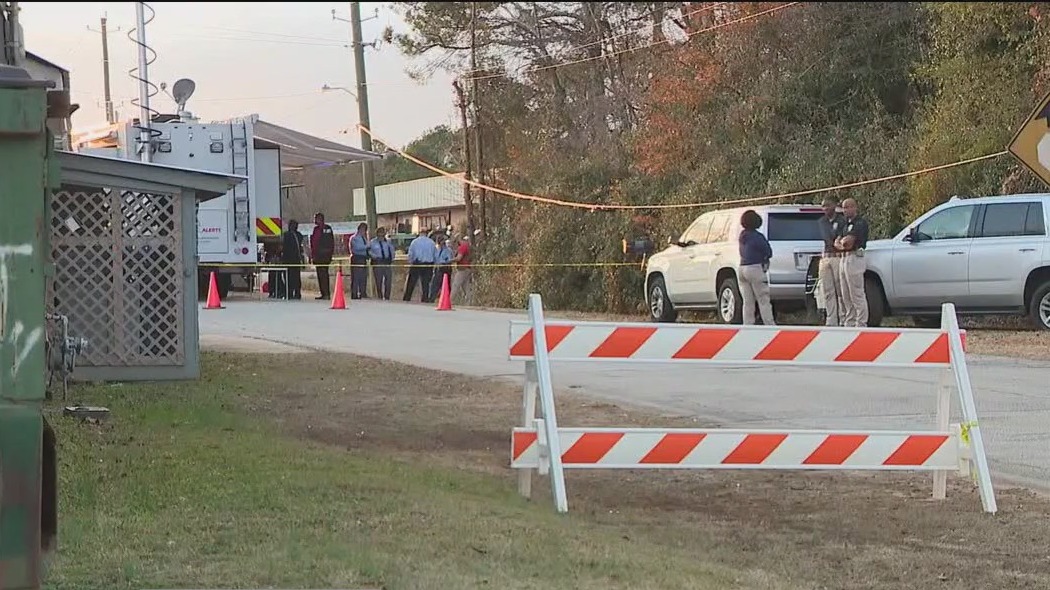 Manhunt for 'armed and dangerous' man in Grantville