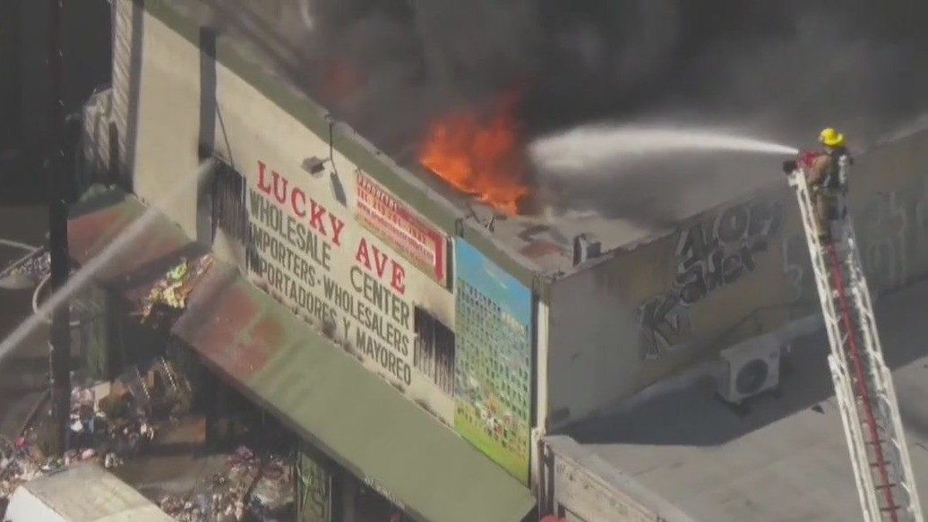 Massive building fire in downtown Los Angeles