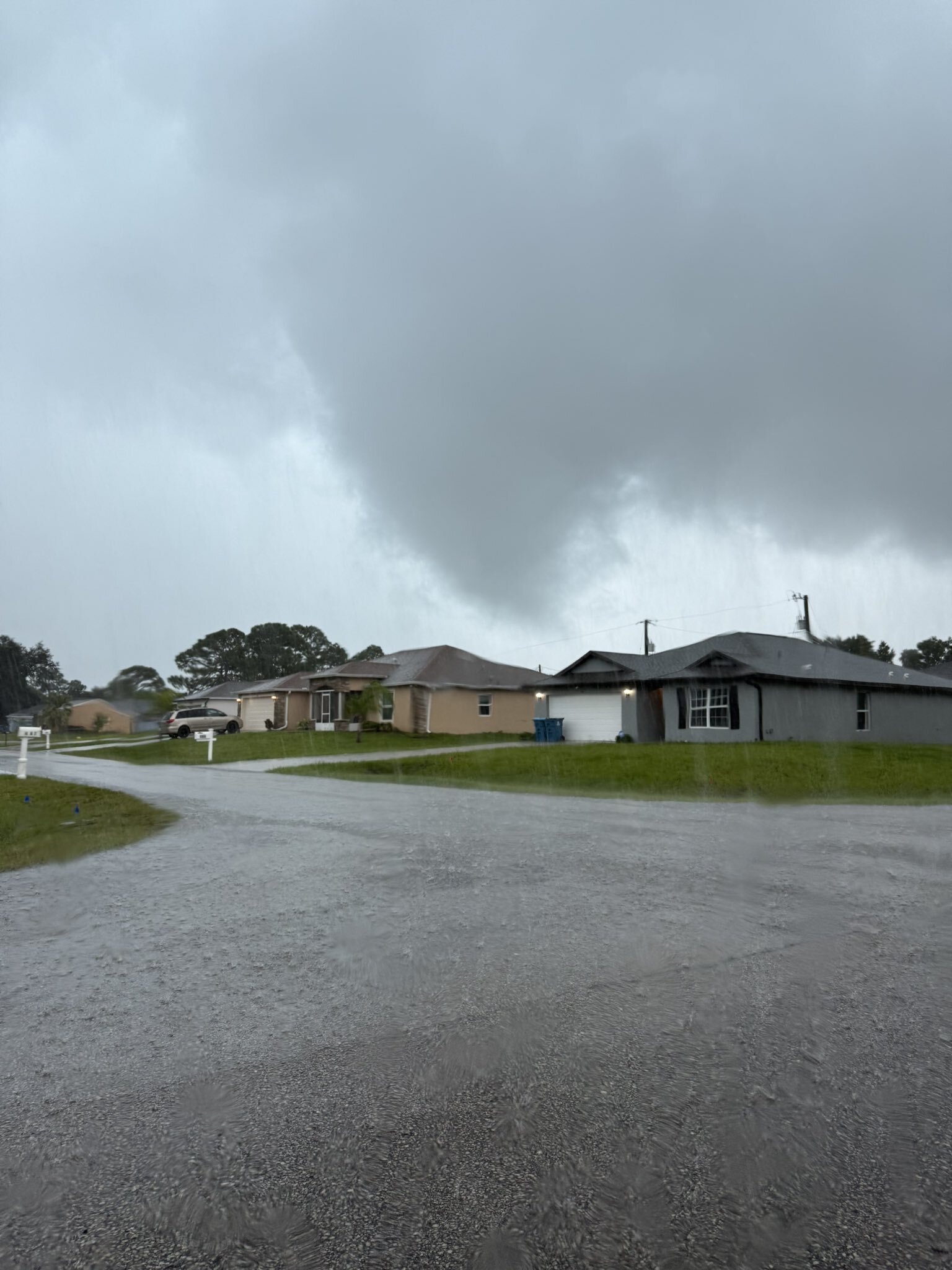 Weak tornado briefly touches down in Palm Bay