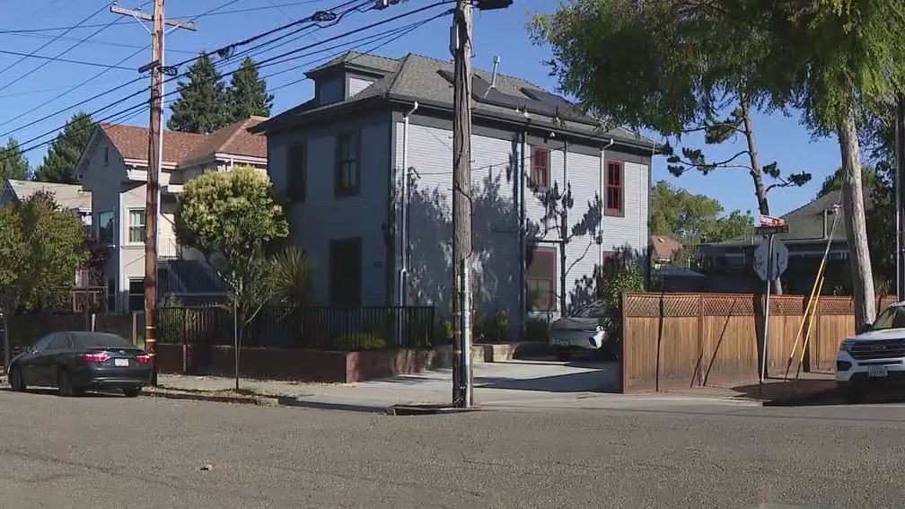 Teen loses fingers in Berkeley fireworks mishap: neighbors
