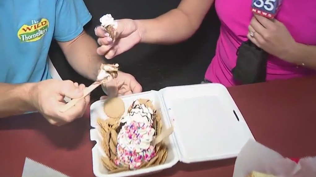 ’90s-themed Ice Cream shop in Edgewater