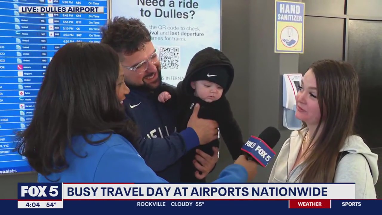 Airports packed as Thanksgiving travel in full swing