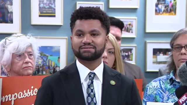 'Quit now': Florida Rep. Maxwell Frost to ICE agents