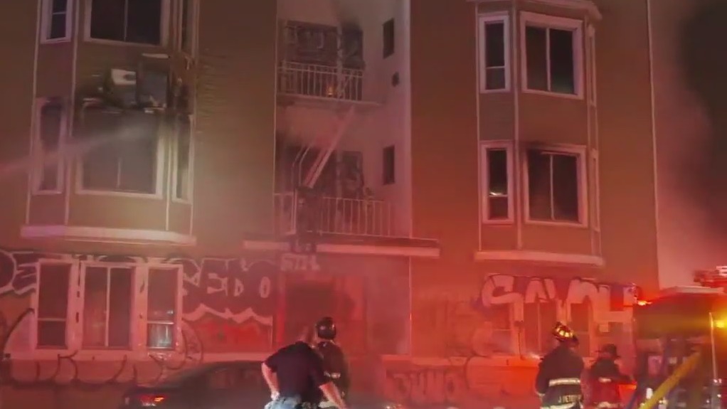 Unoccupied multi-unit residential building catches fire in Oakland Chinatown, scaring neighbors out of their homes