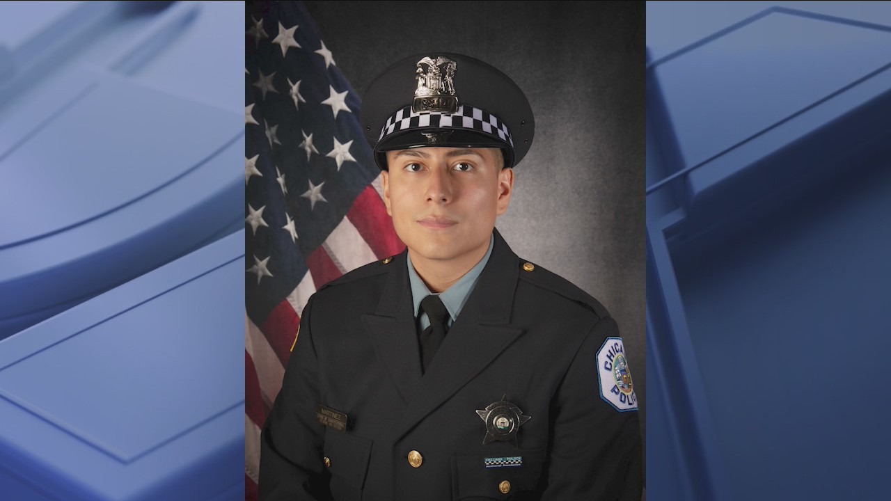 Convicted felon charged with fatally shooting Chicago police officer