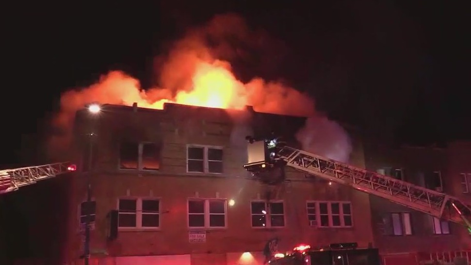 Suspicious apartment fire on Chicago’s West Side leaves 3 dead, 3 hurt