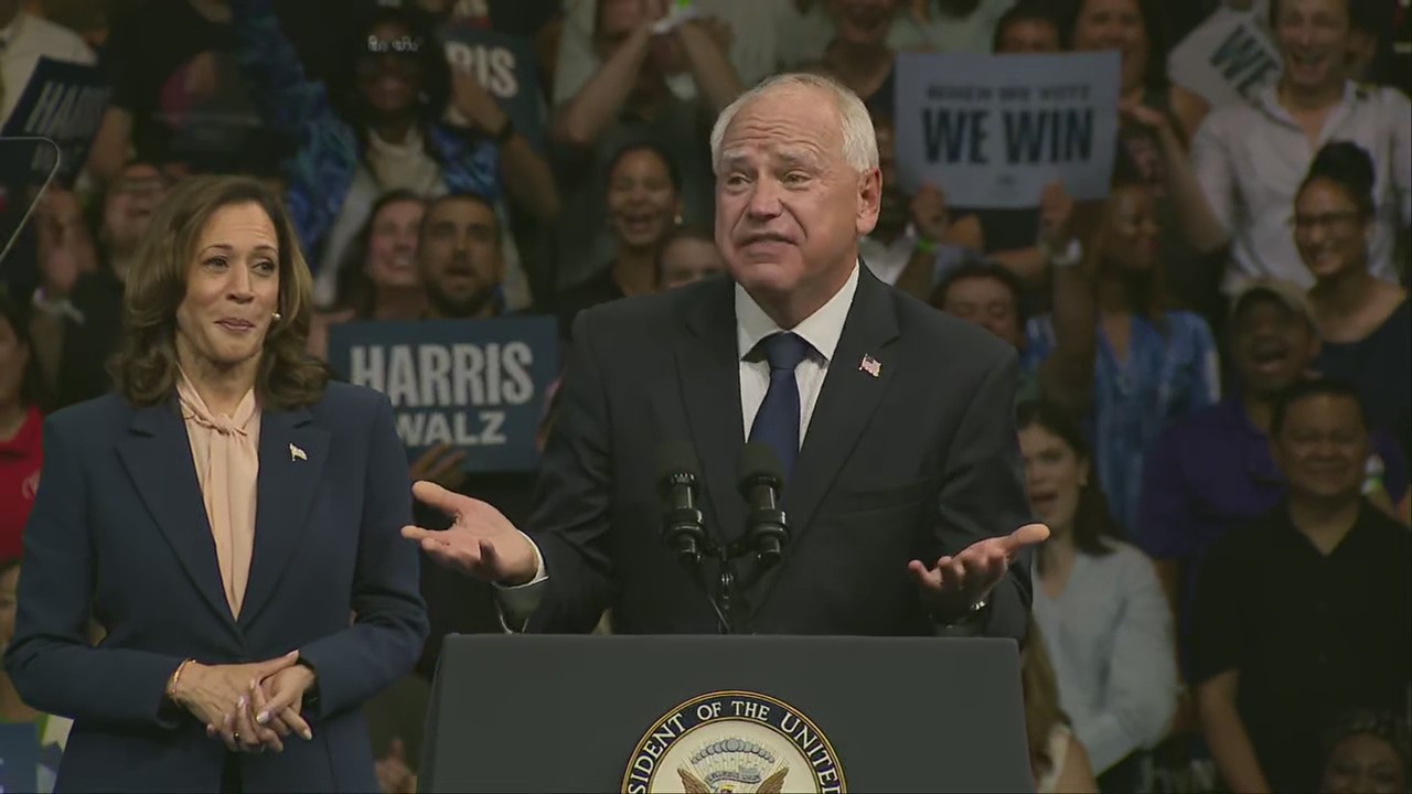 Tim Walz jokes about JD Vance