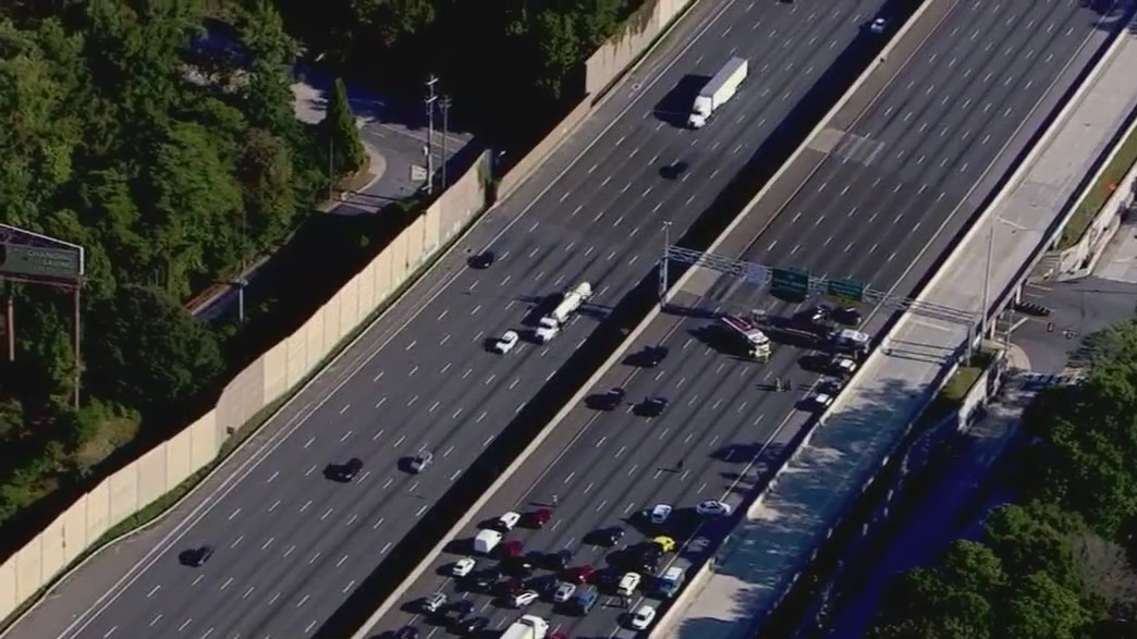 Faux pipe bomb found on I-75, forcing closures