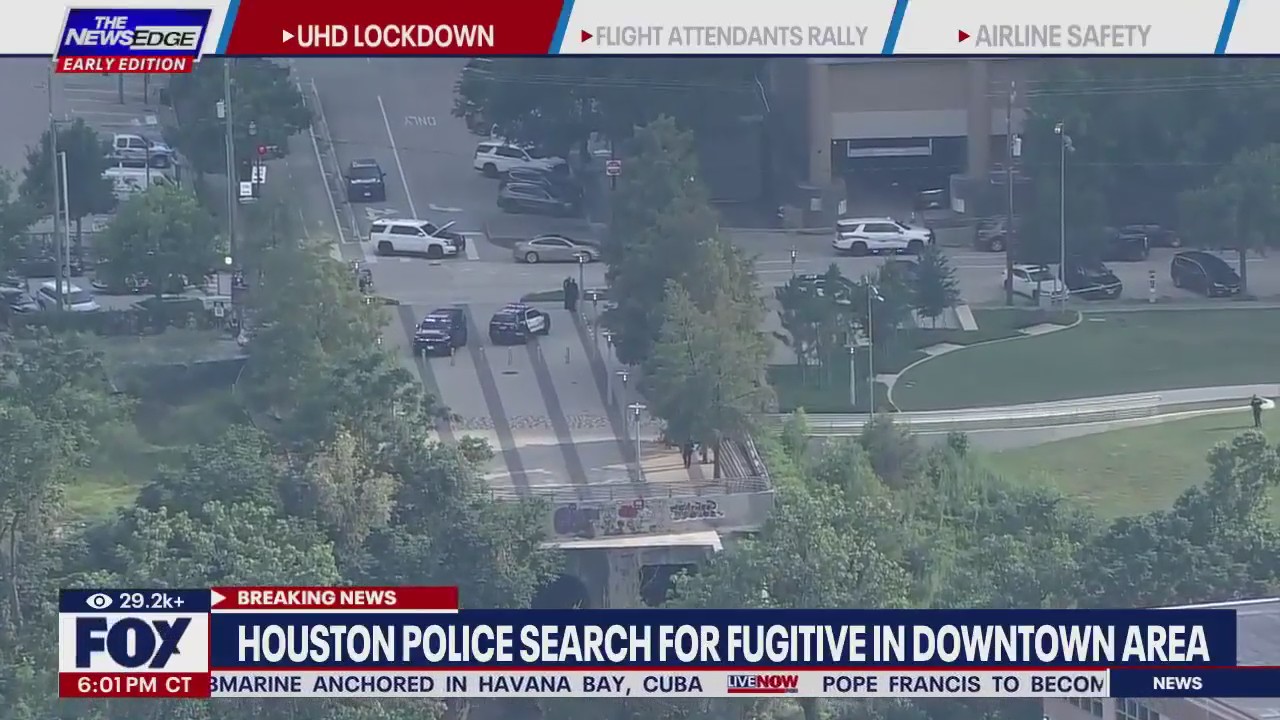 Houston manhunt: Police search for escaped fugitive