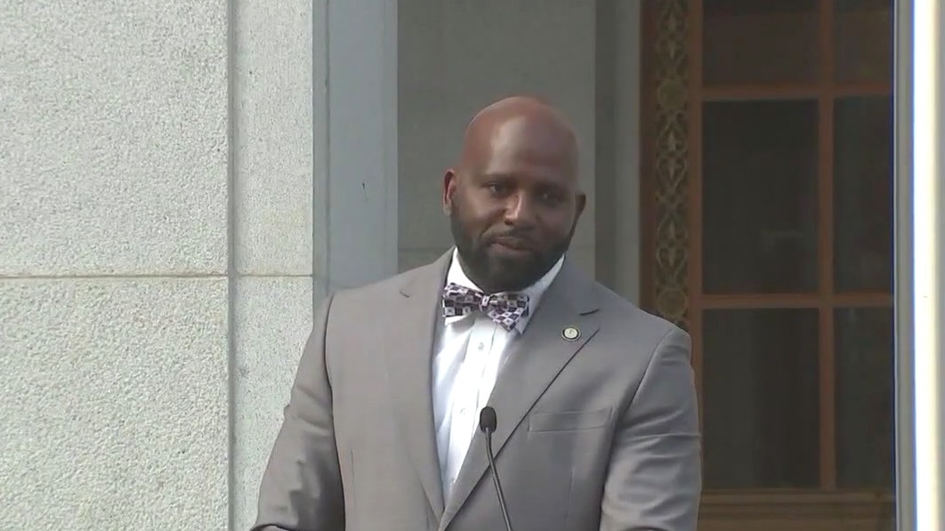 Nekdanji namestnik župana Los Angelesa obsojen na pogojno kazen zaradi lažne bombne grožnje