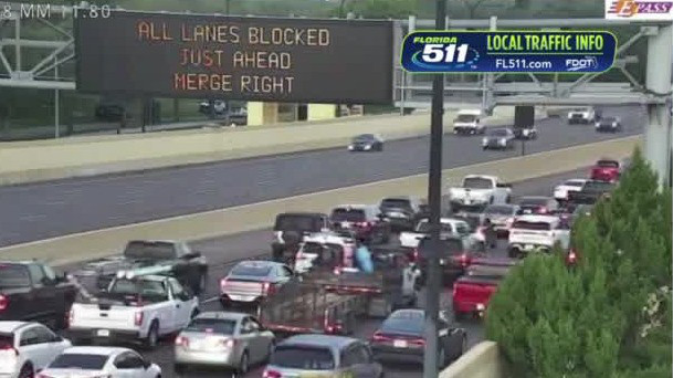 Crash on S.R. 408 westbound ramp causing delays