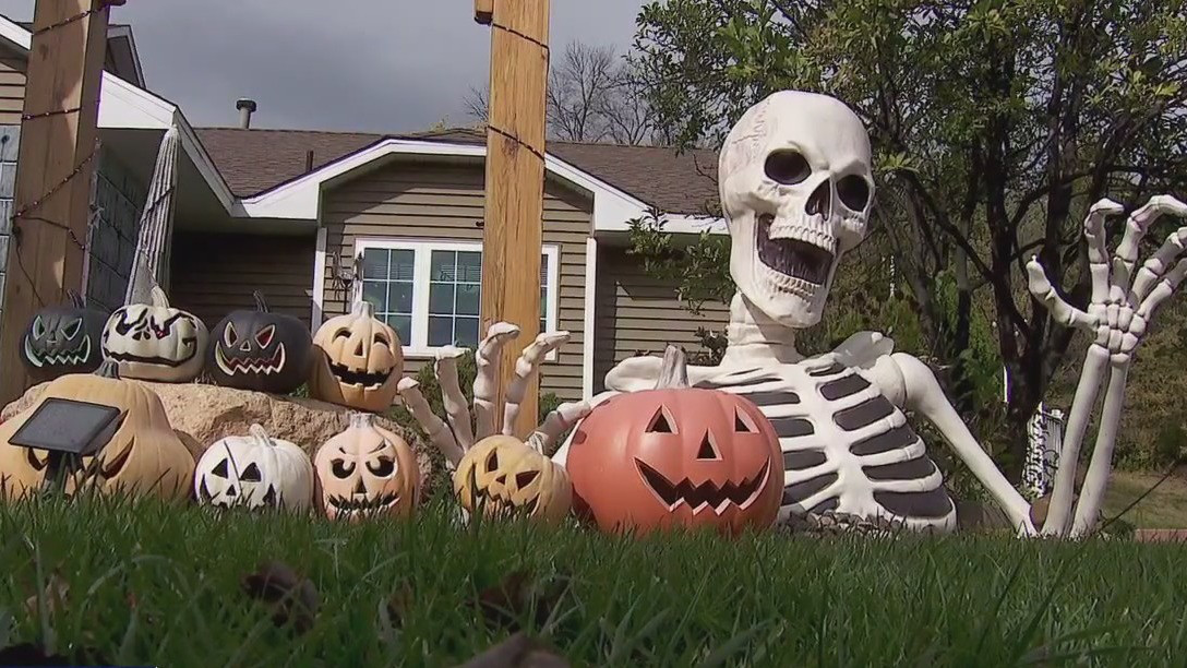 Farmington widower's Halloween haunt combats food shelf shortages