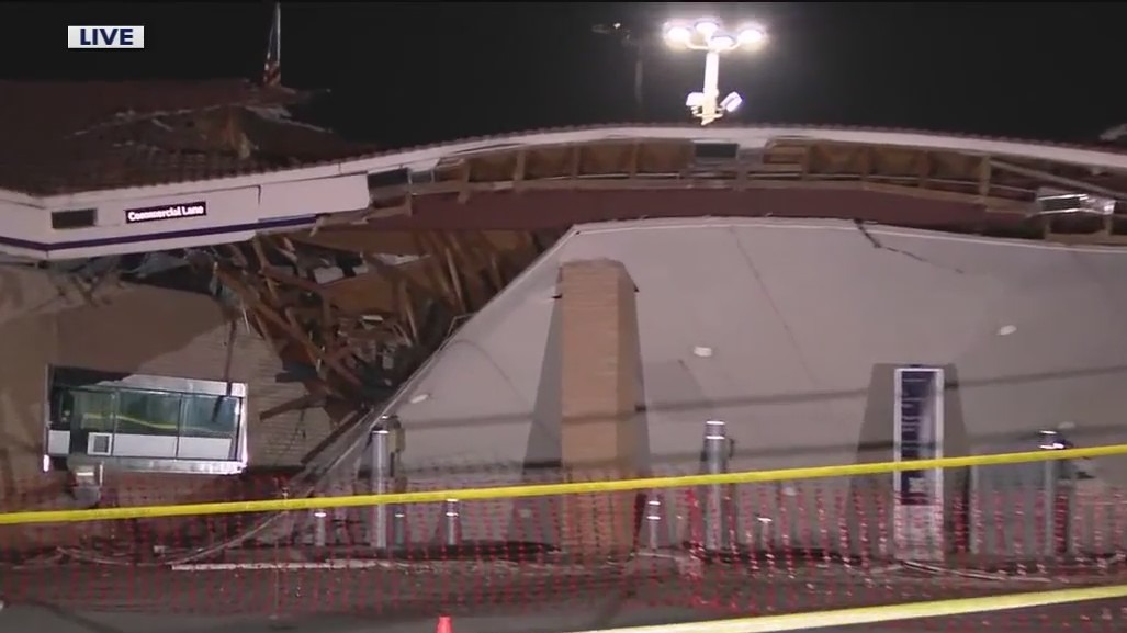 Roof collapses on Truist Bank in Orlando