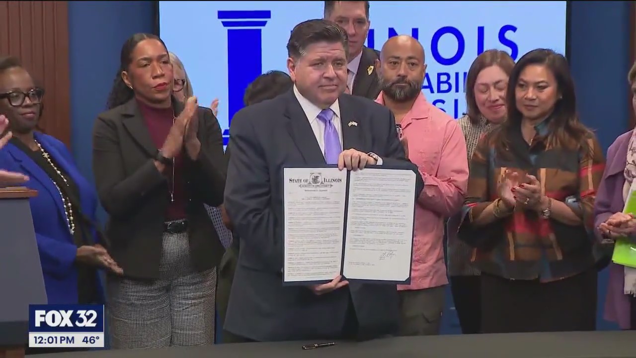 Pritzker launches Illinois Accountability Commission to prob federal immigration actions