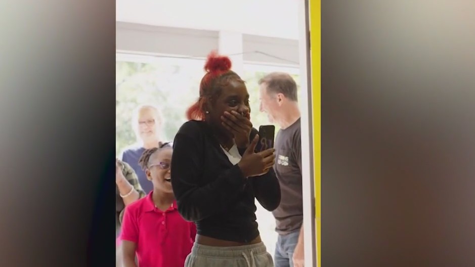 Falcons surprise mom with home makeover