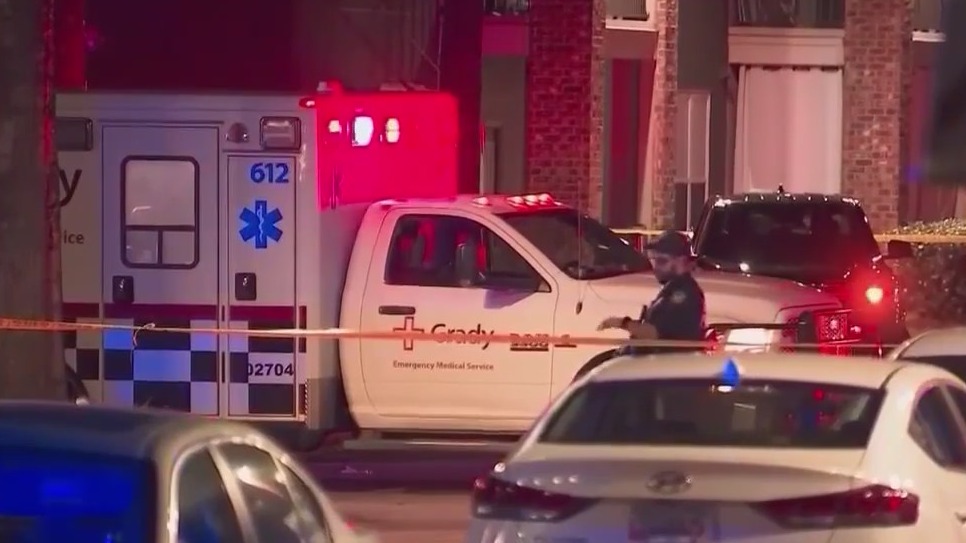 Atlanta suspect on the run after standoff