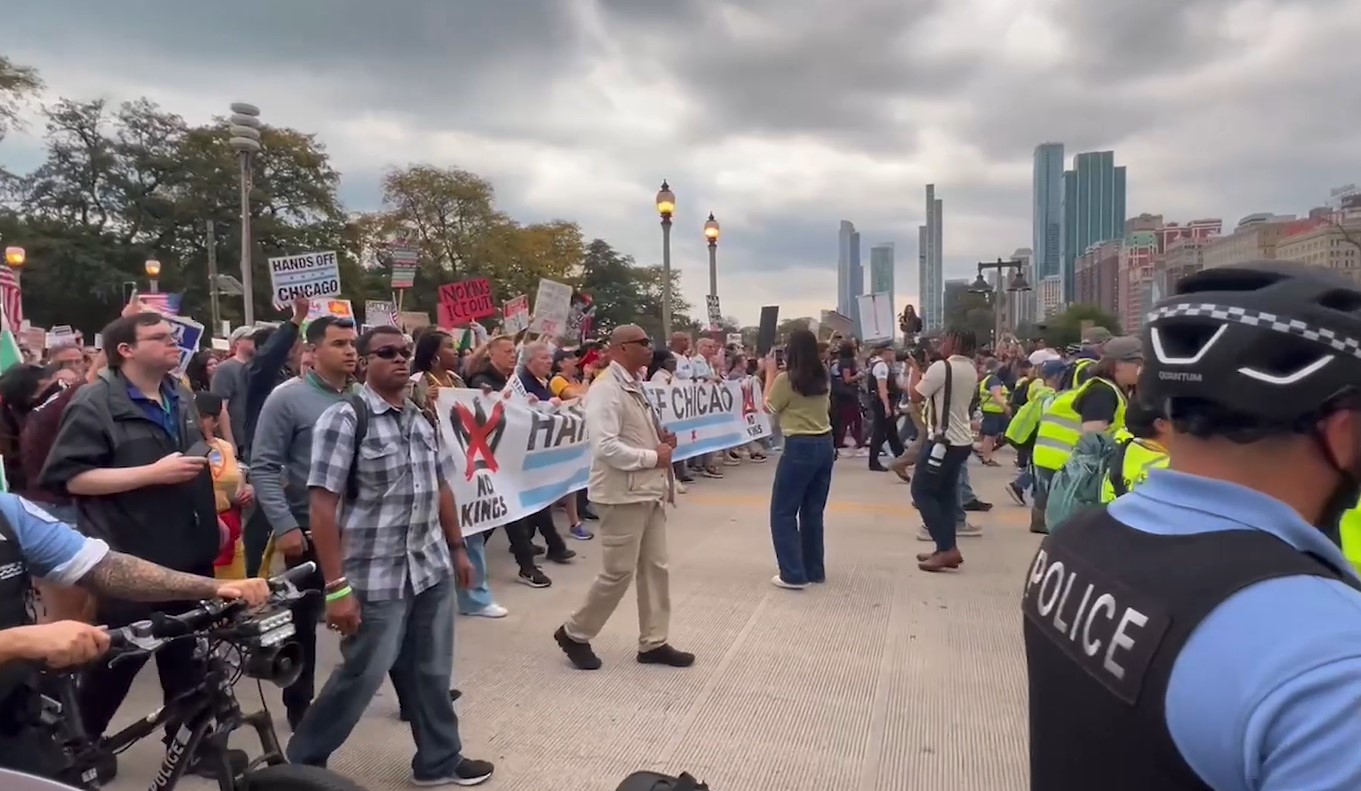 'No Kings' protesters march in downtown Chicago