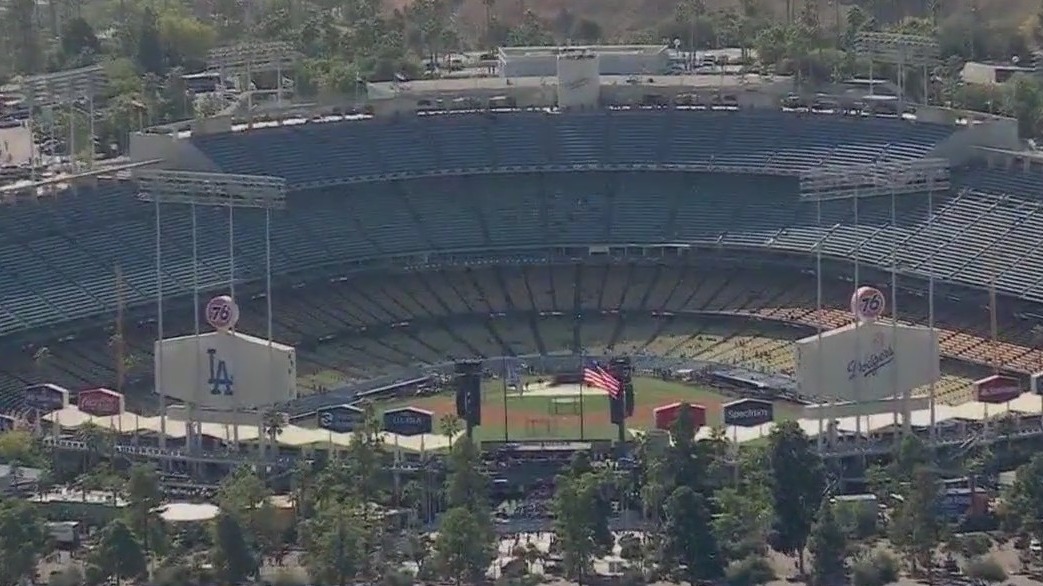 Dodgers pledge $1 million to help immigrant families
