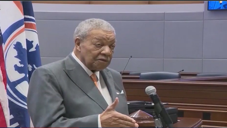 Challenges to Fulton County Chairman Robb Pitts