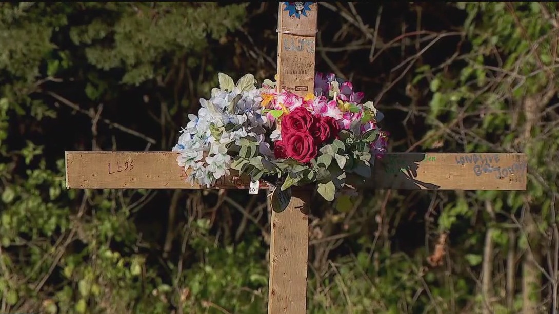 Teens memorialized after deadly Chisago crash
