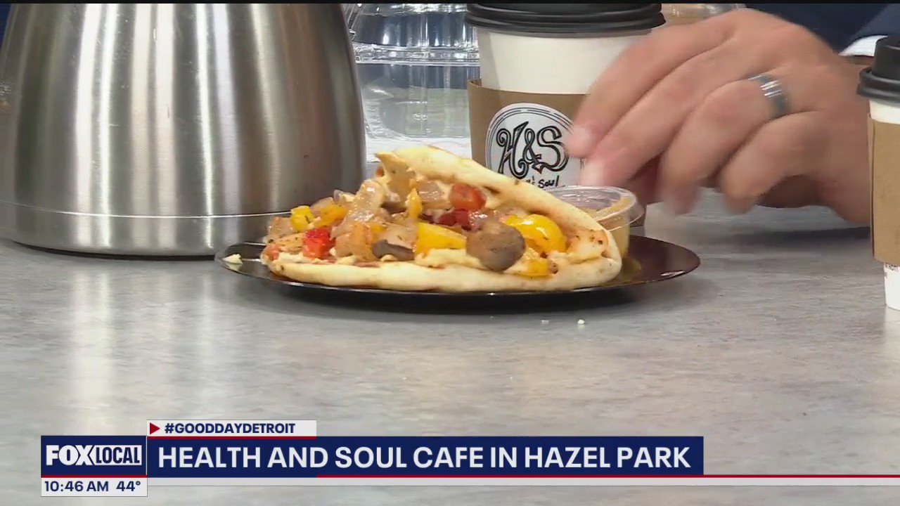 Learn to make a vegan soul pita and banana crunch flatbread