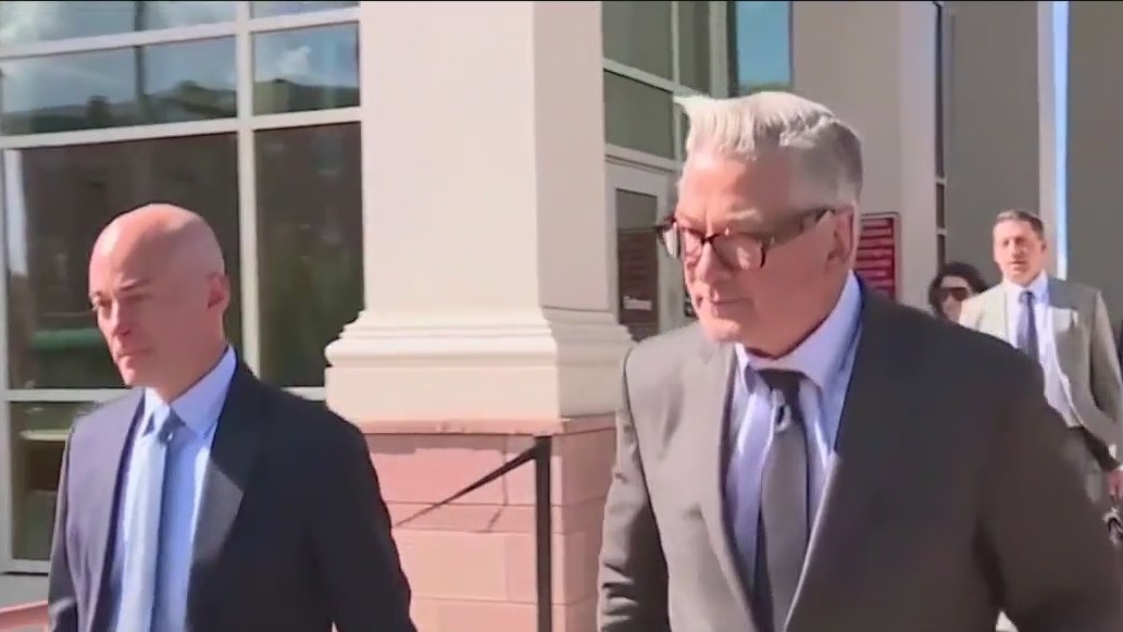 Testimony begins in Alec Baldwin's trial